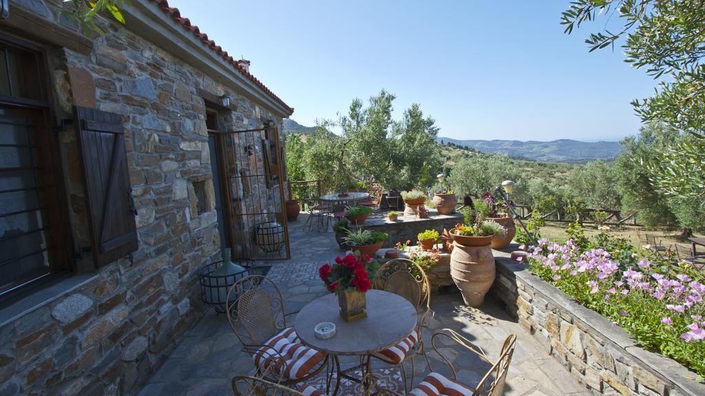 Petrino Spiti Villa Parthenonas Exterior photo