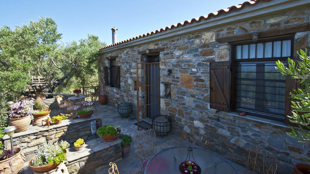 Petrino Spiti Villa Parthenonas Exterior photo