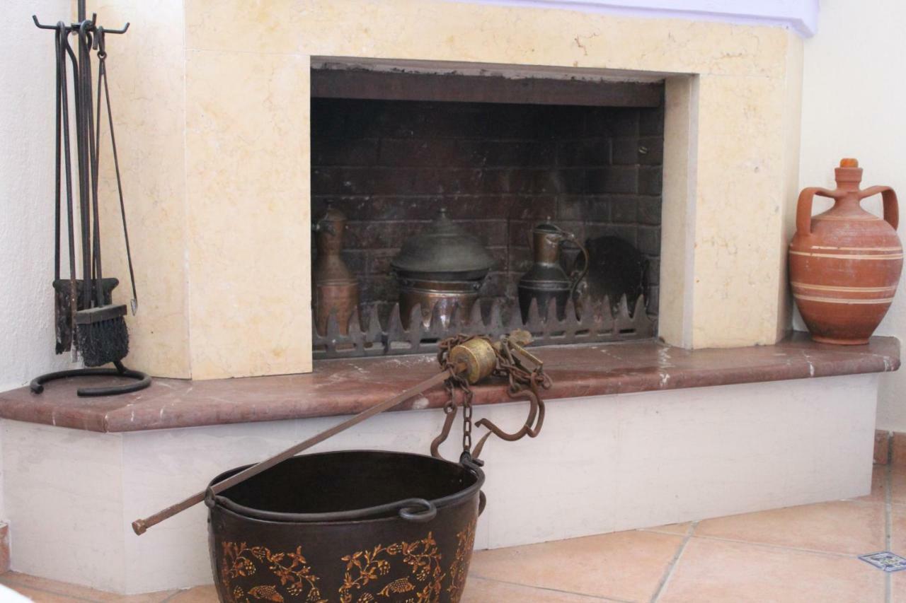 Petrino Spiti Villa Parthenonas Exterior photo